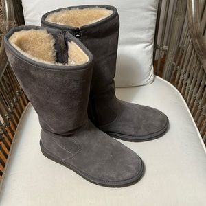 UGG boots sz 8